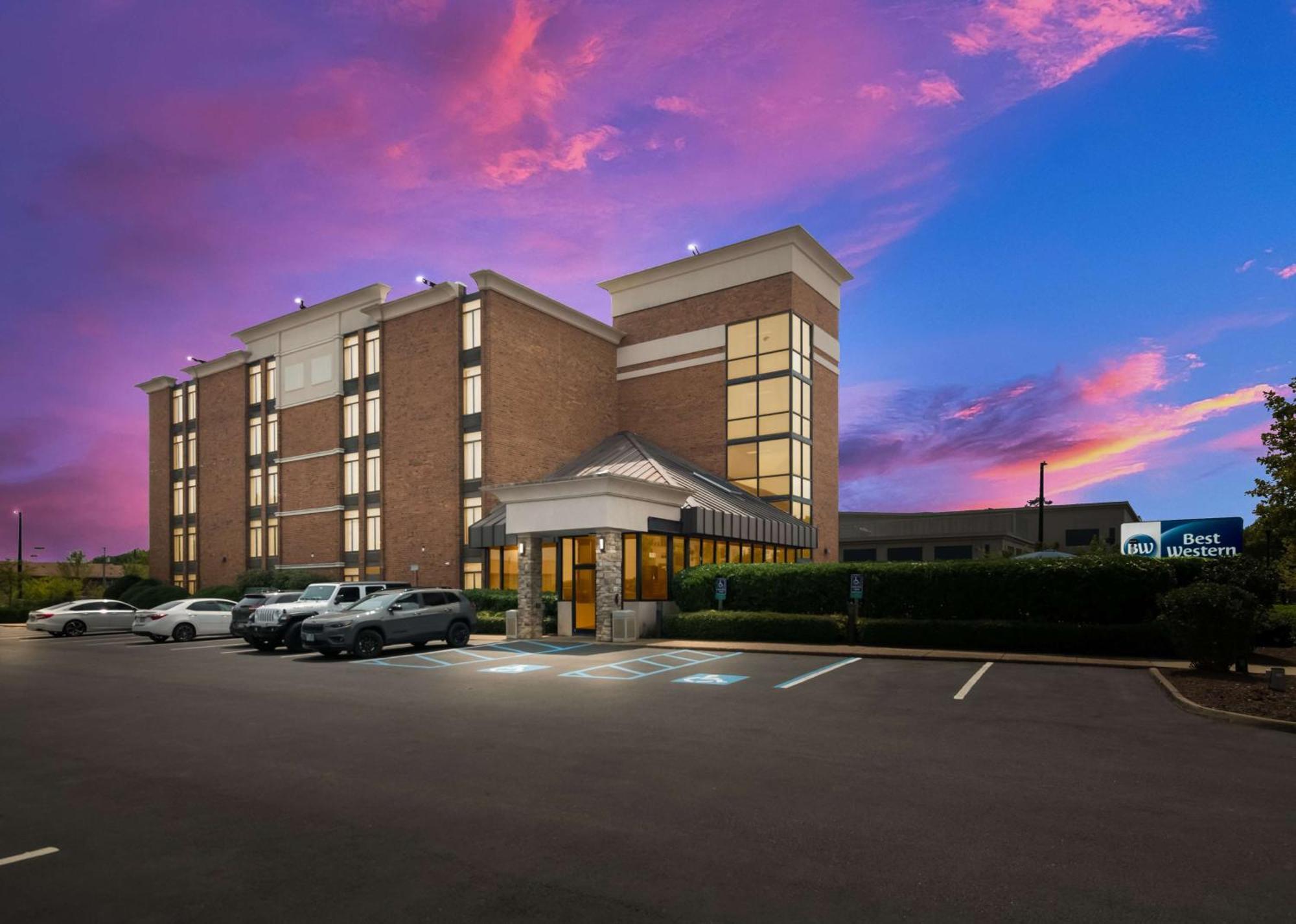 Best Western Hampton Coliseum Inn Bagian luar foto